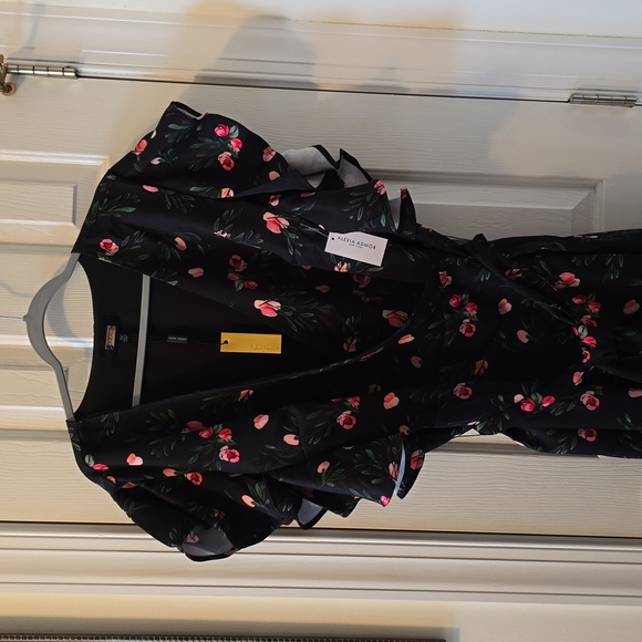 ALEXIA ADMOR BRAND WOMEN'S PLUS SIZE BLACK FLORAL WRAP DRESS SIZE 3X - Picture 3 of 16